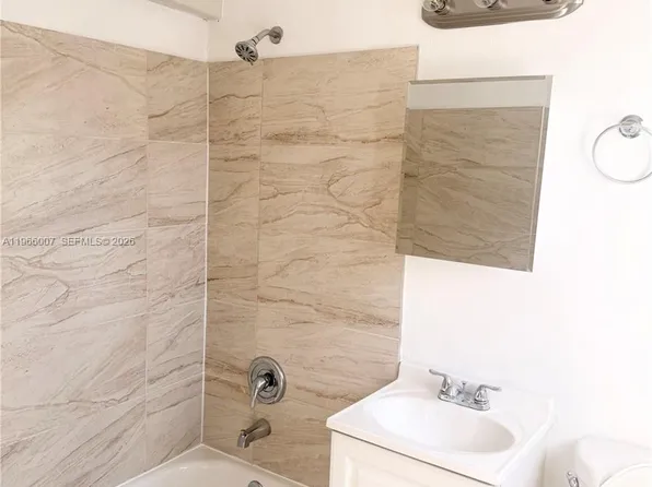 137 SW 5th Ct #1-3, Dania, FL 33004