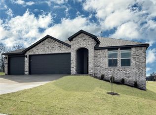 422 Maya St, Prairie Grove, AR 72753