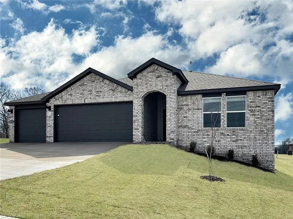 411 Maya St, Prairie Grove, AR 72753