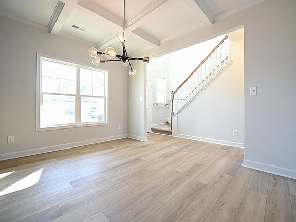 5th image of 339 Glee St
