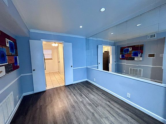 3rd image of 7926 Royal Ln APT D
