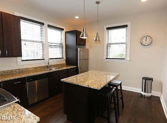 4th image of 2512 W Argyle St #Igch2
