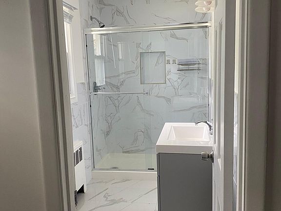Master bedroom bathroom