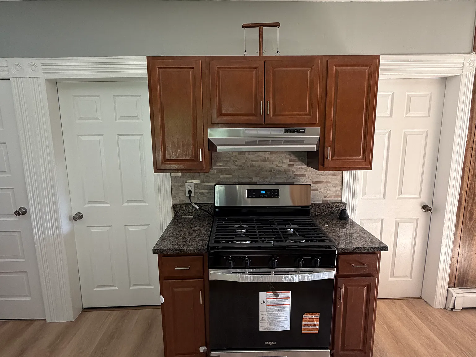 2 bed, 1000 sqft, $1,550 — Photo 2