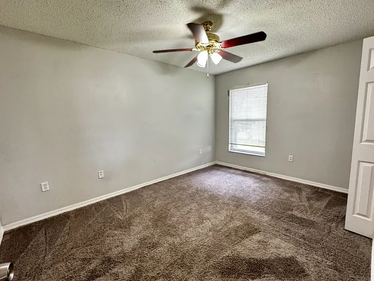 850 Welch Hill Cir — Photo 16