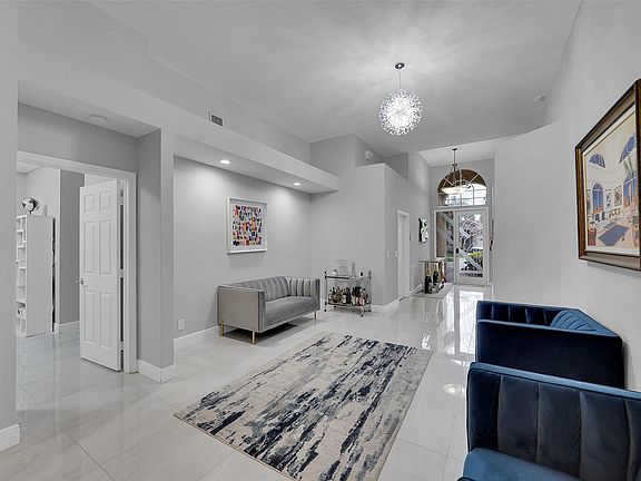 5th image of 12132 Glenmore Drive