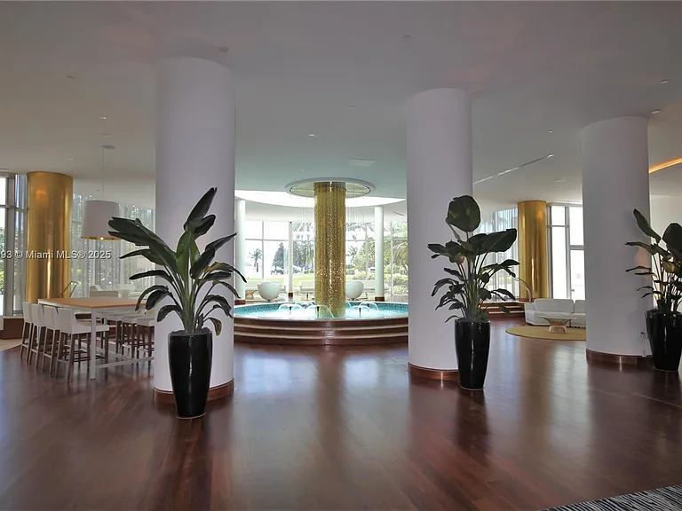 5151 Collins Ave #924 — Photo 35