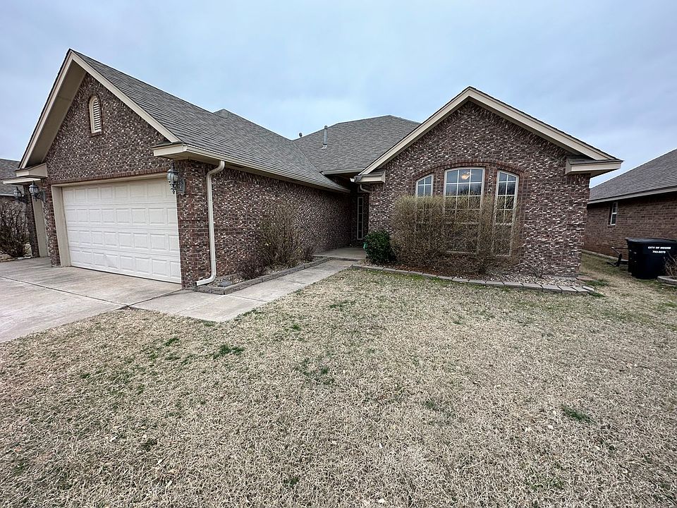 1st image of 4313 Mackenzie Dr