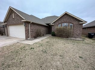 4313 Mackenzie Dr, Moore, OK 73160