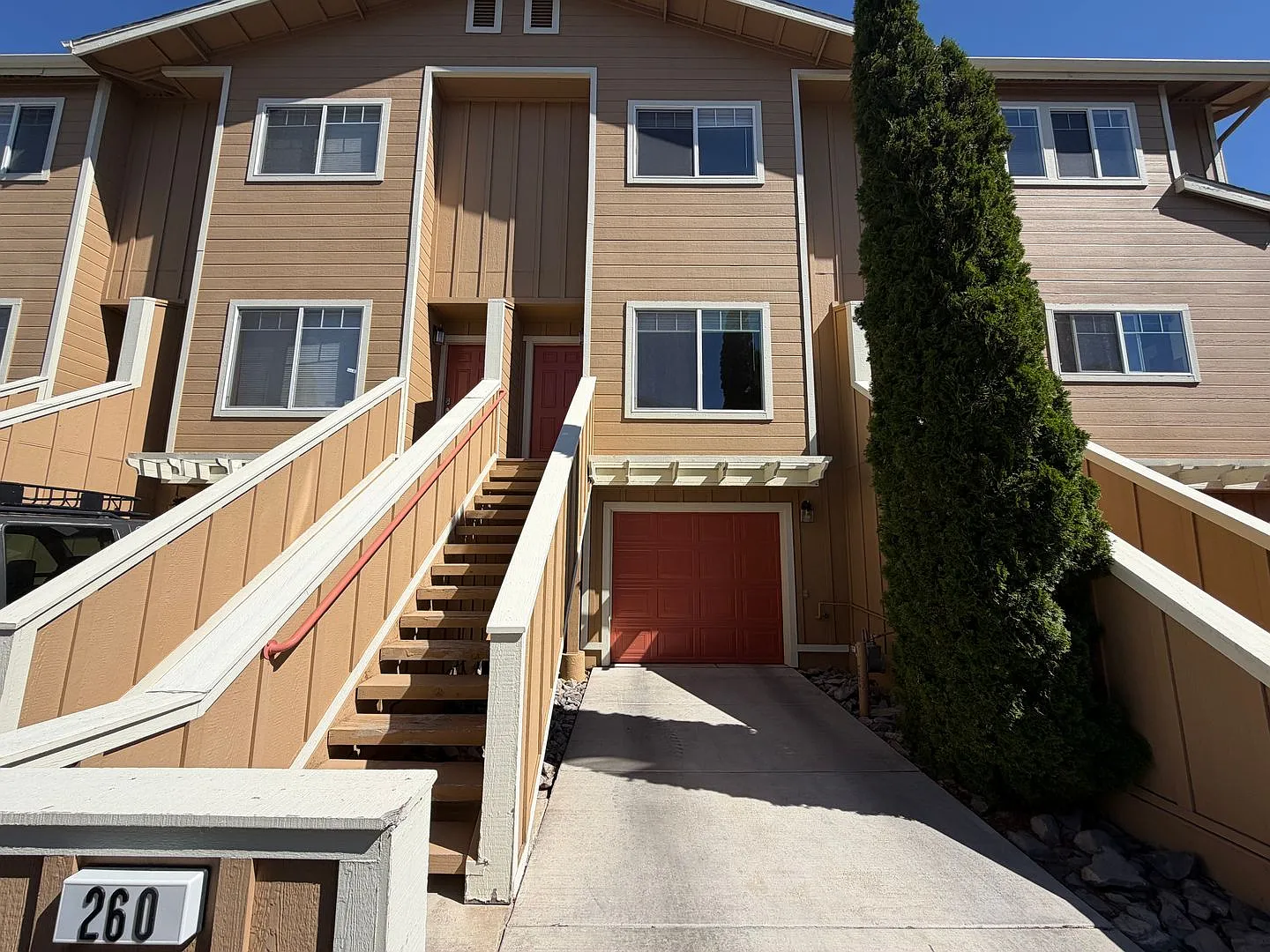 260 John Eugene Ct — Photo 2