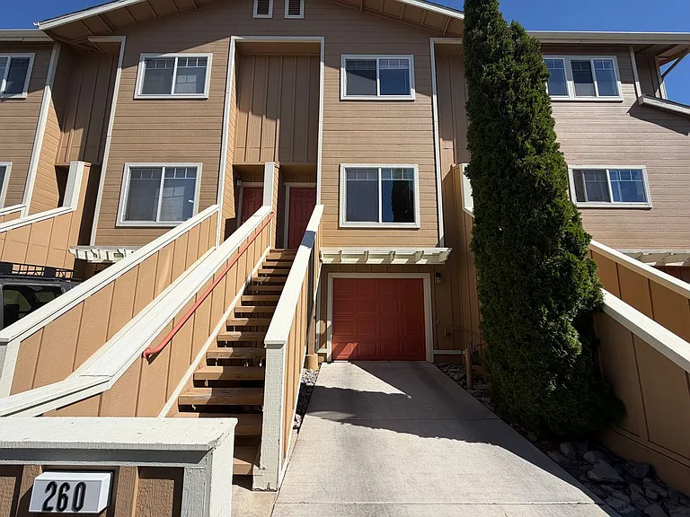 260 John Eugene Ct — Photo 2