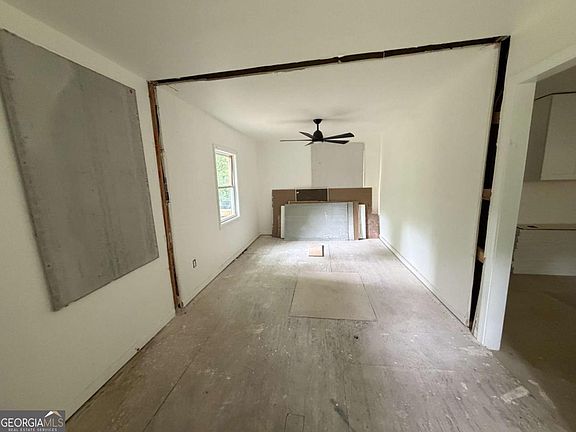4th image of 1551 Broad St NE