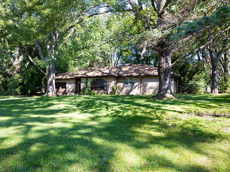 1st image of 416 Bradley Dr