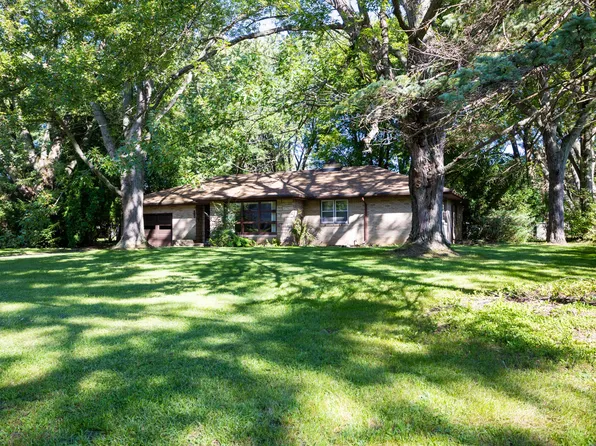 416 Bradley Dr, Jackson, MI 49201