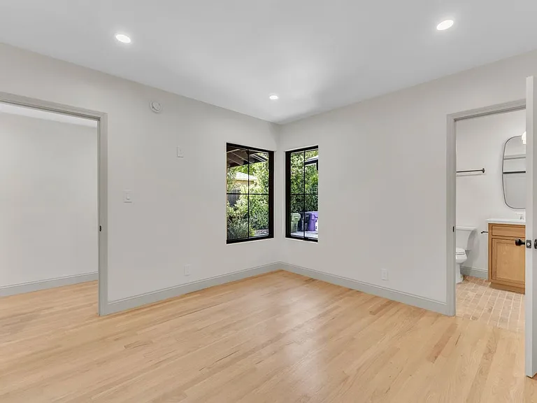 4316 Bellaire Ave — Photo 37