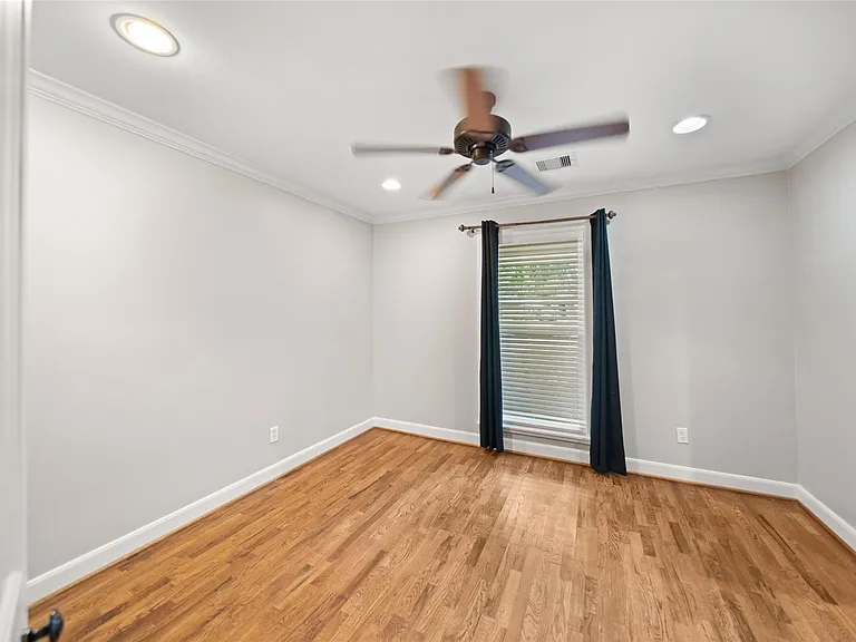 1810 Droxford Dr — Photo 13