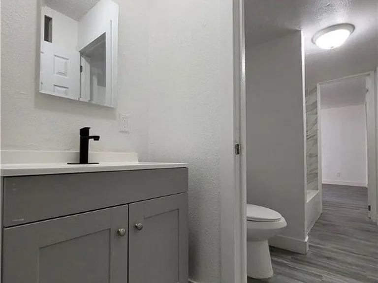 740 N 11th St #2 — Photo 17