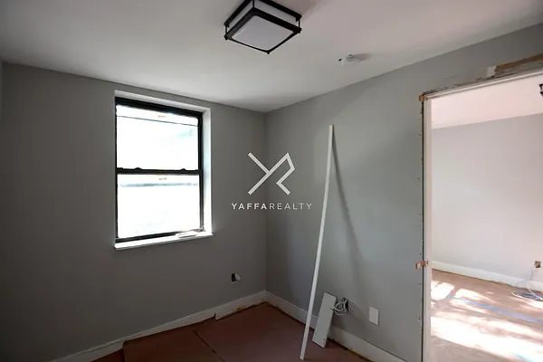 Rented by Yaffa Realty LLC | media 10