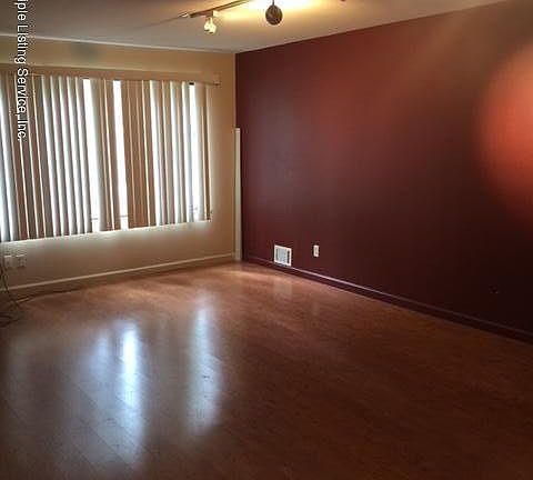 4th image of 56 Belmar Dr W
