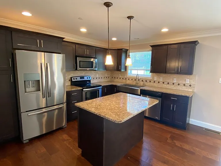 2171 Versailles Dr — Photo 5