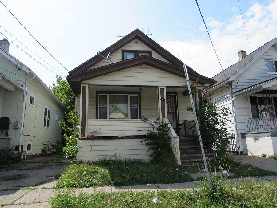 1st image of 182 Hagen St