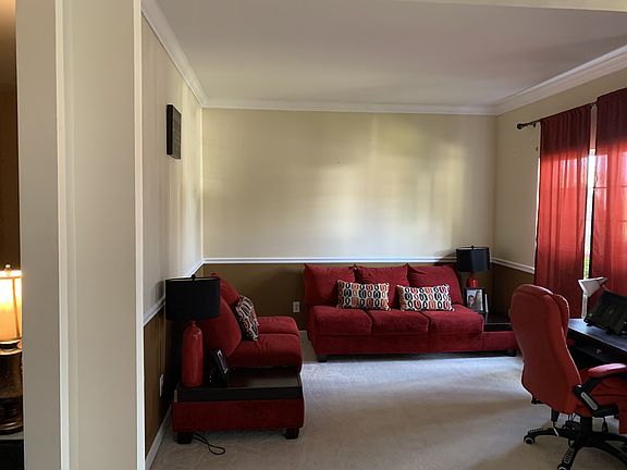 5th image of 1077 Blairfield Dr