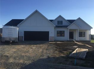 1700 Evening Ct, Pella, IA 50219