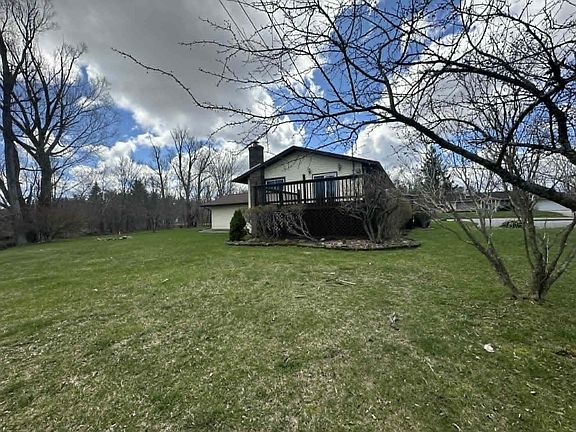 5th image of 305 Princeton Ave