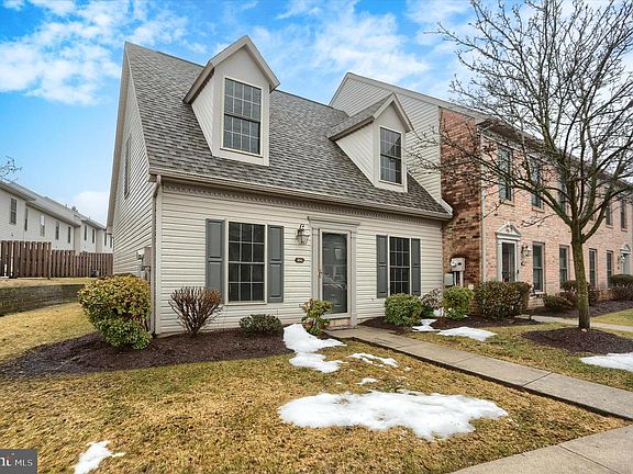2nd image of 261 Saddle Ridge Dr