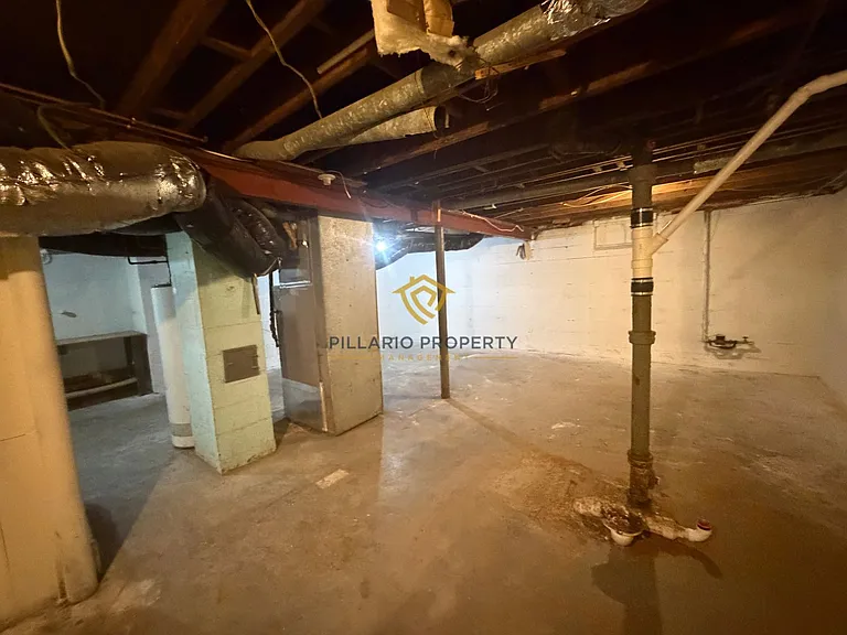2220 E 46th St — Photo 17