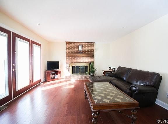 4th image of 5131 Bridgeside Dr