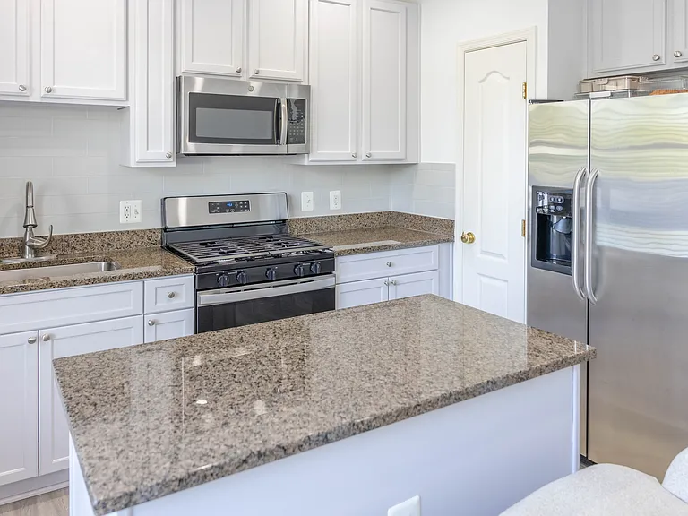 12824 Clarksburg Square Rd #105 — Photo 40