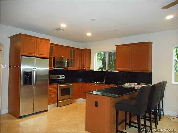 2nd image of 3091 Oak Ave #3091