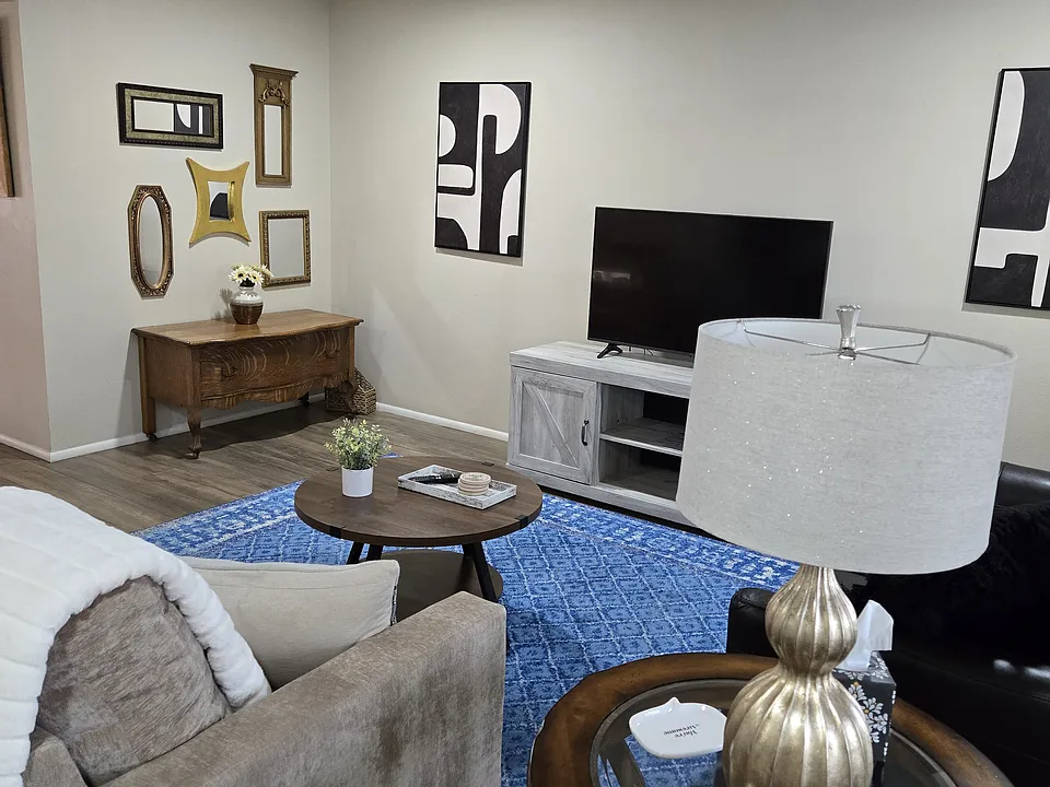 11029 W Caron Dr