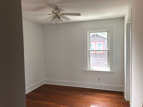 3rd image of 3811 Grantwood Dr