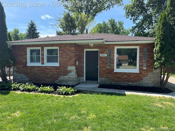 4841 Fenmore Ave, Waterford, MI 48328