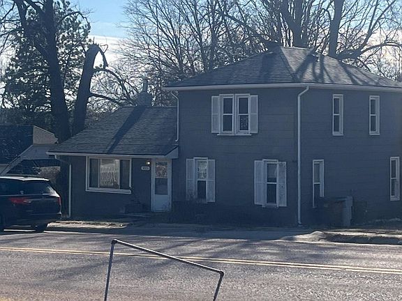 2nd image of 455 Monroe St