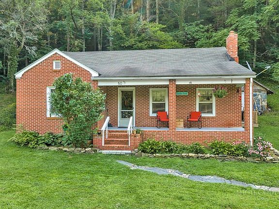 3rd image of 50 Pleasantville Lane