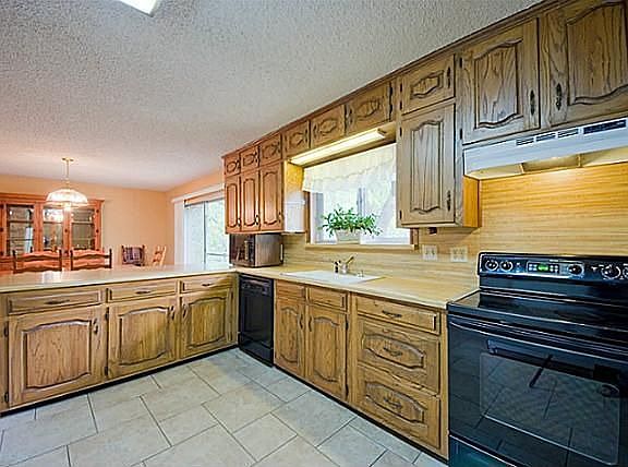 2nd image of 2906 Friendswood Dr