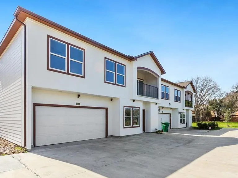 11623 Waldemar Dr — Photo 19