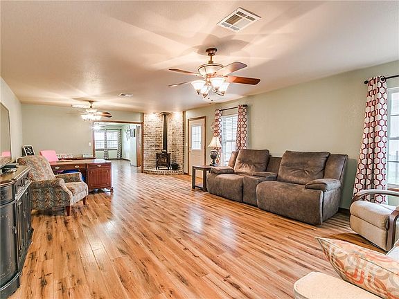 5th image of 1808 Haynie Ln