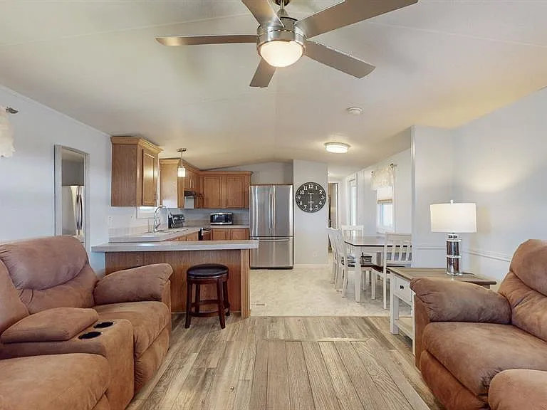 10728 Poplar St NE — Photo 15