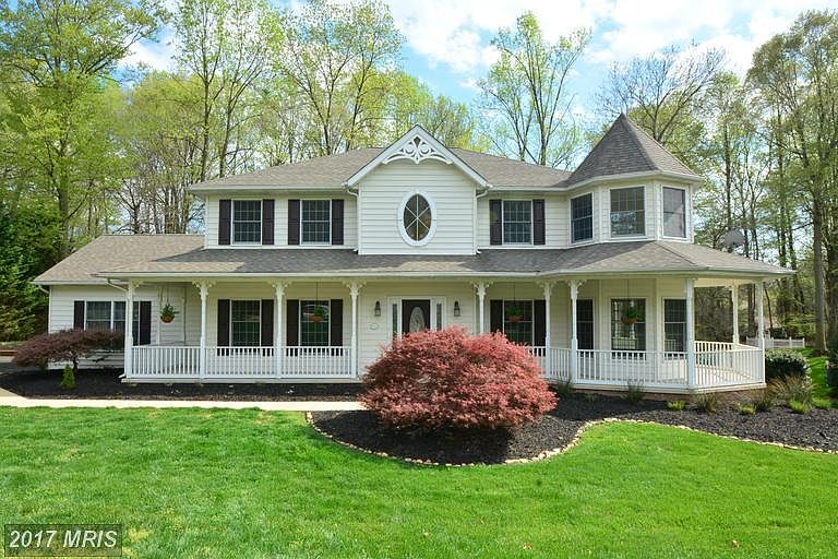 1st image of 704 Glen Ct