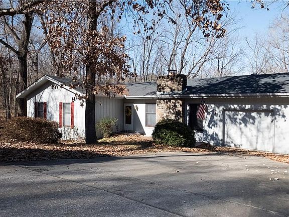 2nd image of 3 Whitwick Ln