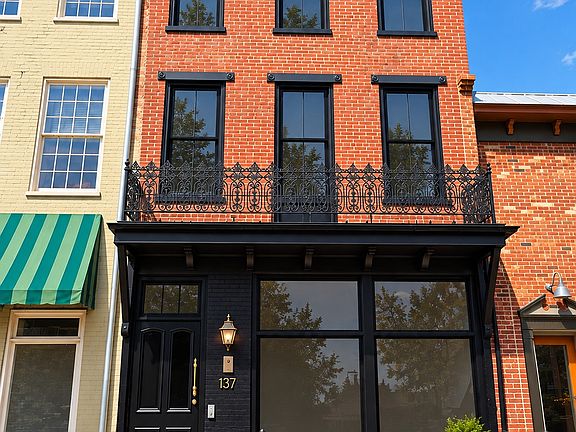3rd image of 137 S Loudoun St #201