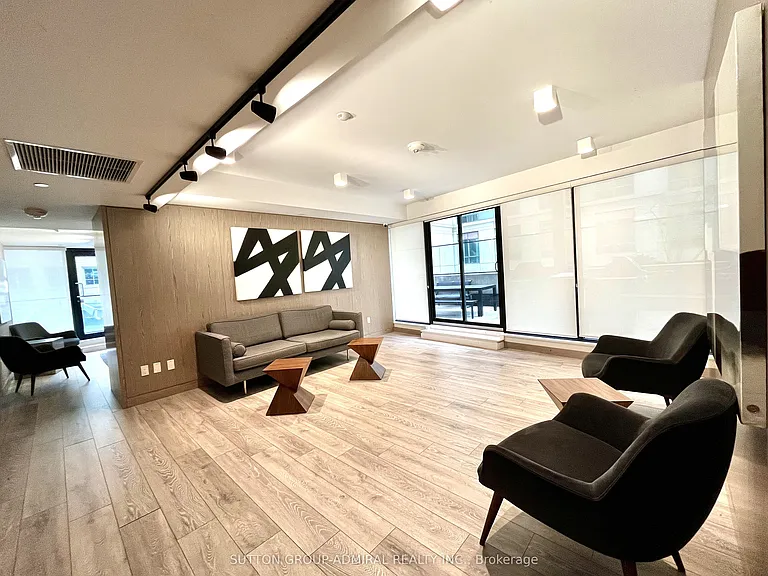 215 Queen St W #912 — Photo 12