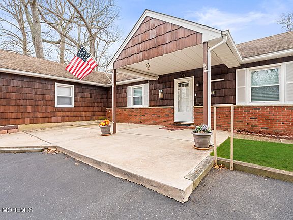 3rd image of 456 Harnell Ave
