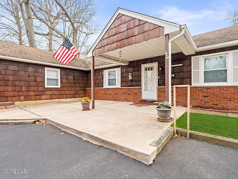 456 Harnell Ave — Photo 3