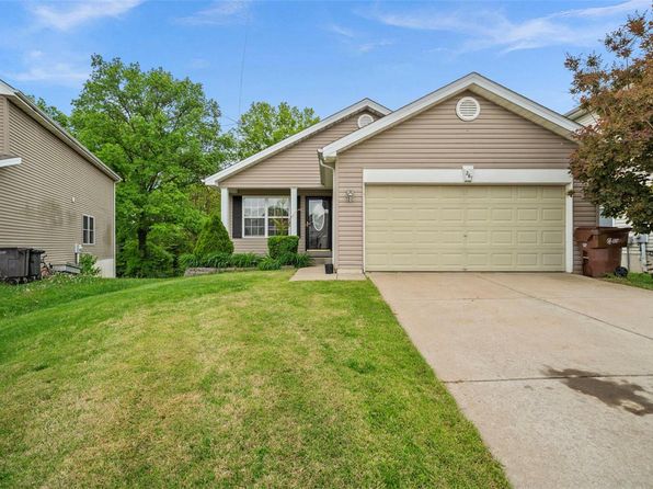 261 Almond Tree Dr, Troy, MO 63379