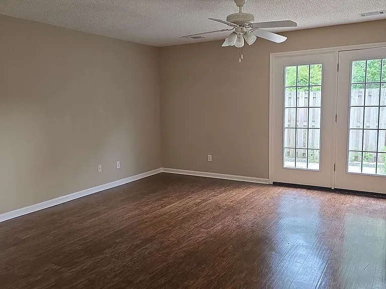 9826B Whitfield Avenue Ext — Photo 4